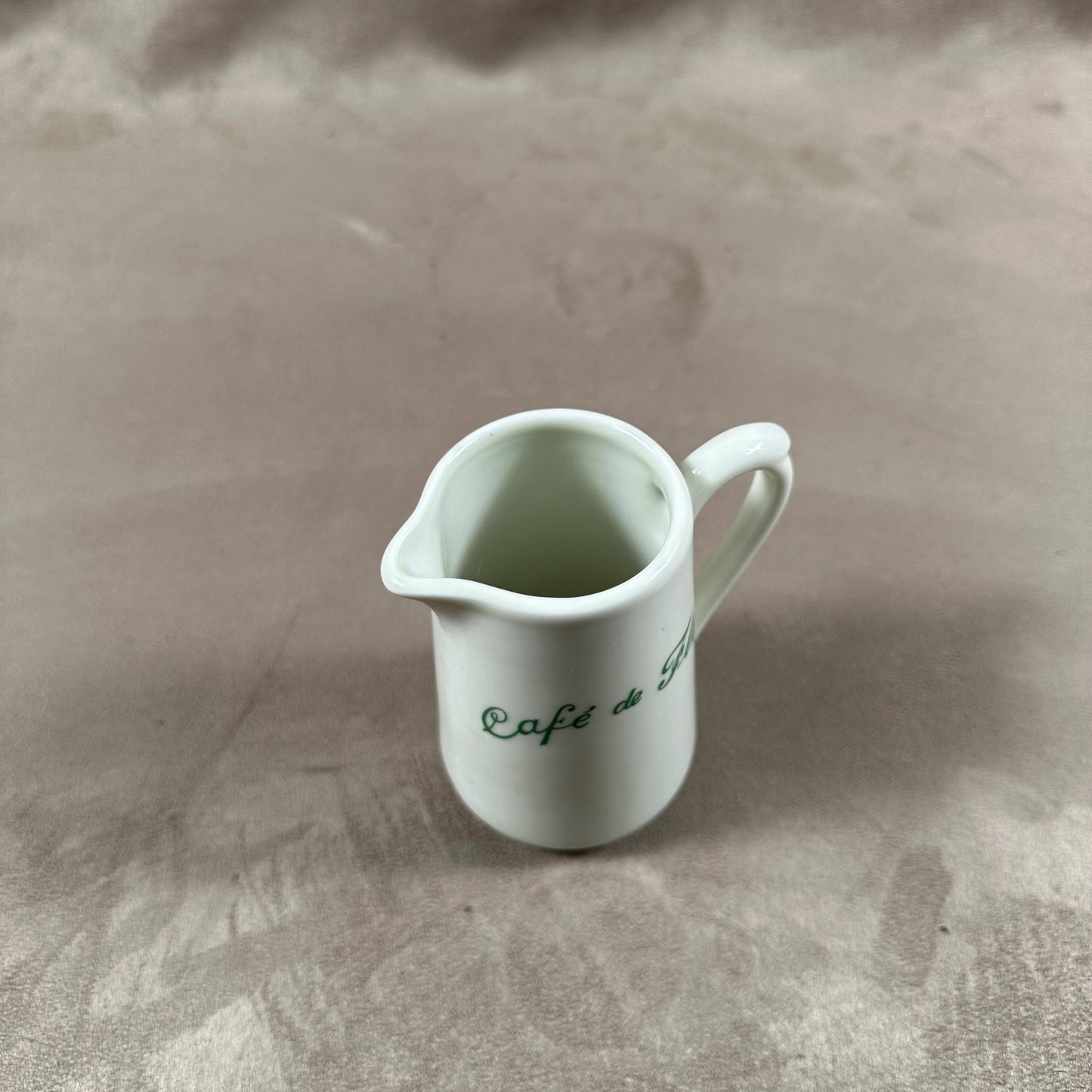 RARE Pichet pot à lait en faience blanche vintage du célèbre restaurant parisien Le Café de Flore  Années 1970