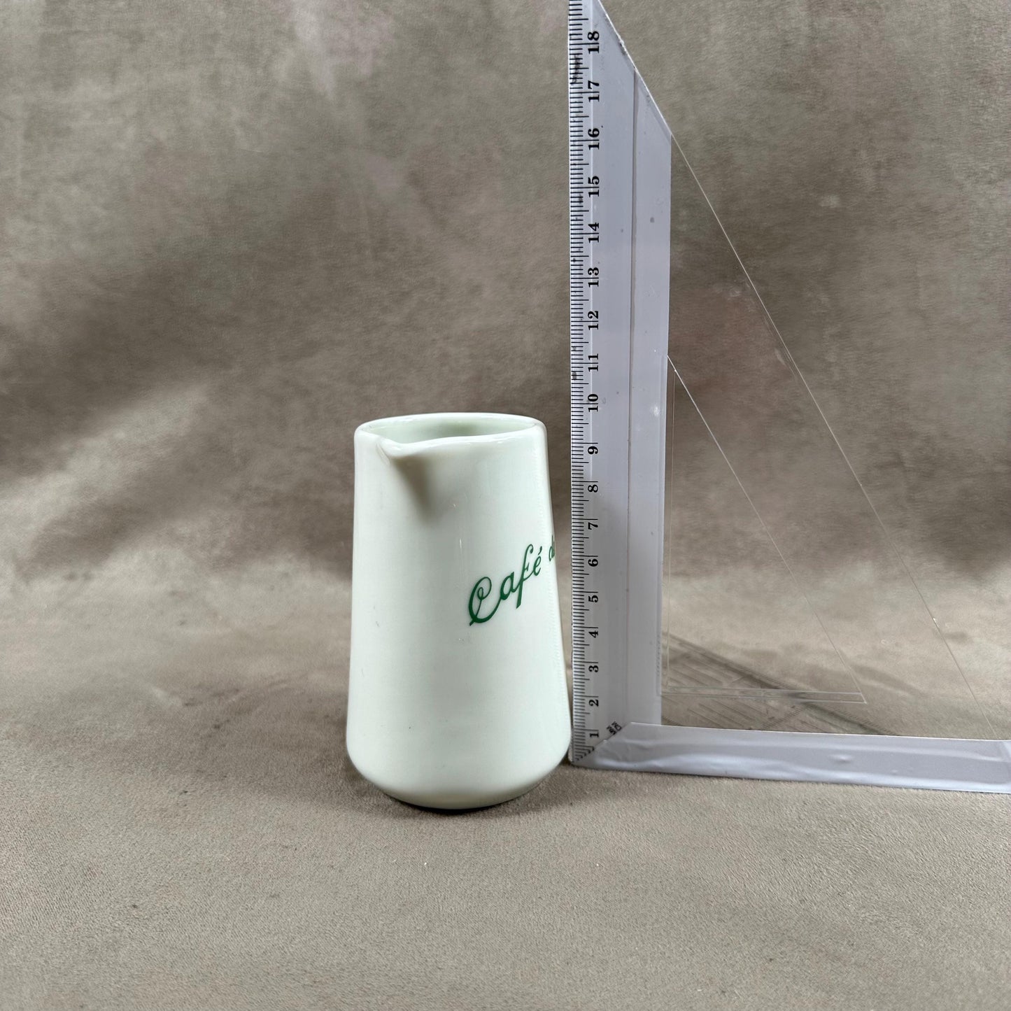 RARE Pichet pot à lait en faience blanche vintage du célèbre restaurant parisien Le Café de Flore  Années 1970