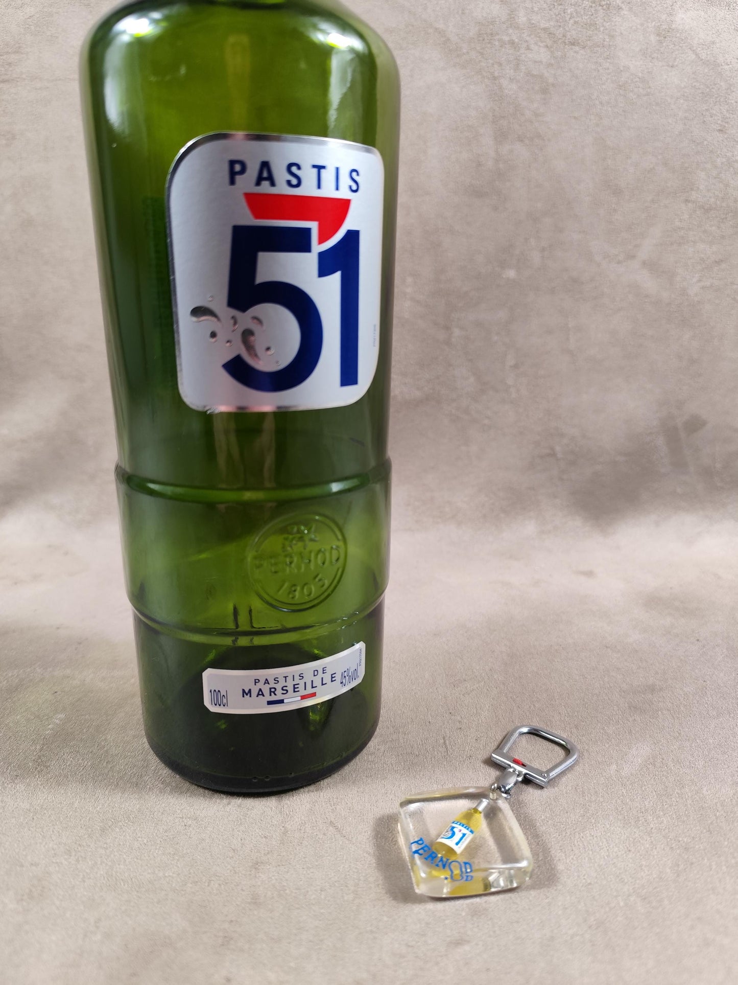 Porte clés Bourbon à bulle Pernod Pastis 51 Made in France Vintage 1970