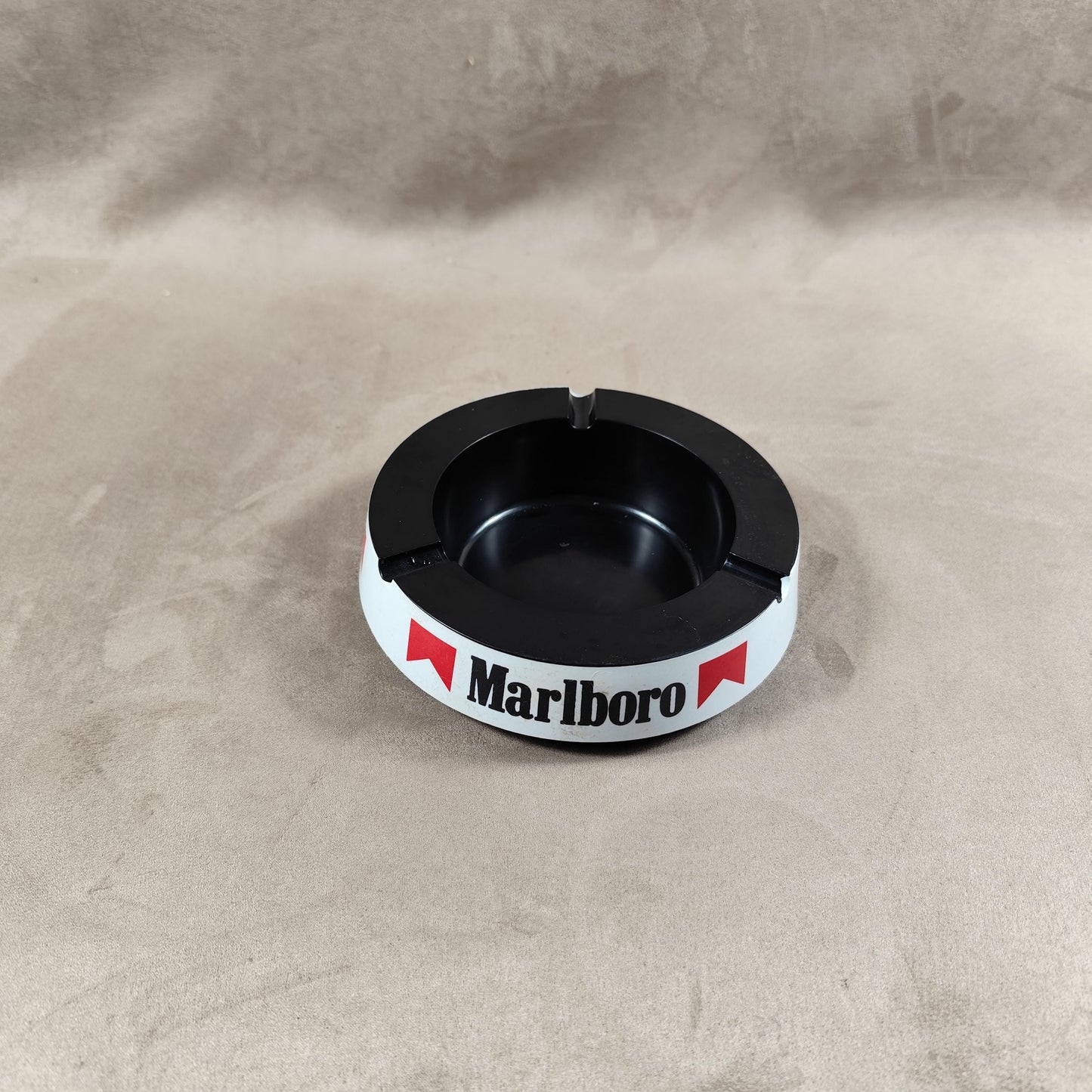 Cendrier vintage en plastique Marlboro Made in Italy Années 1980