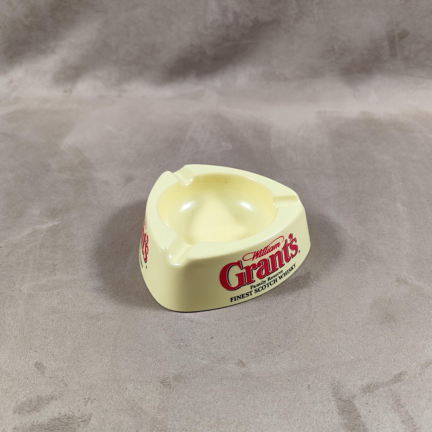 Cendrier en plastique William Grant's vintage made in Italy