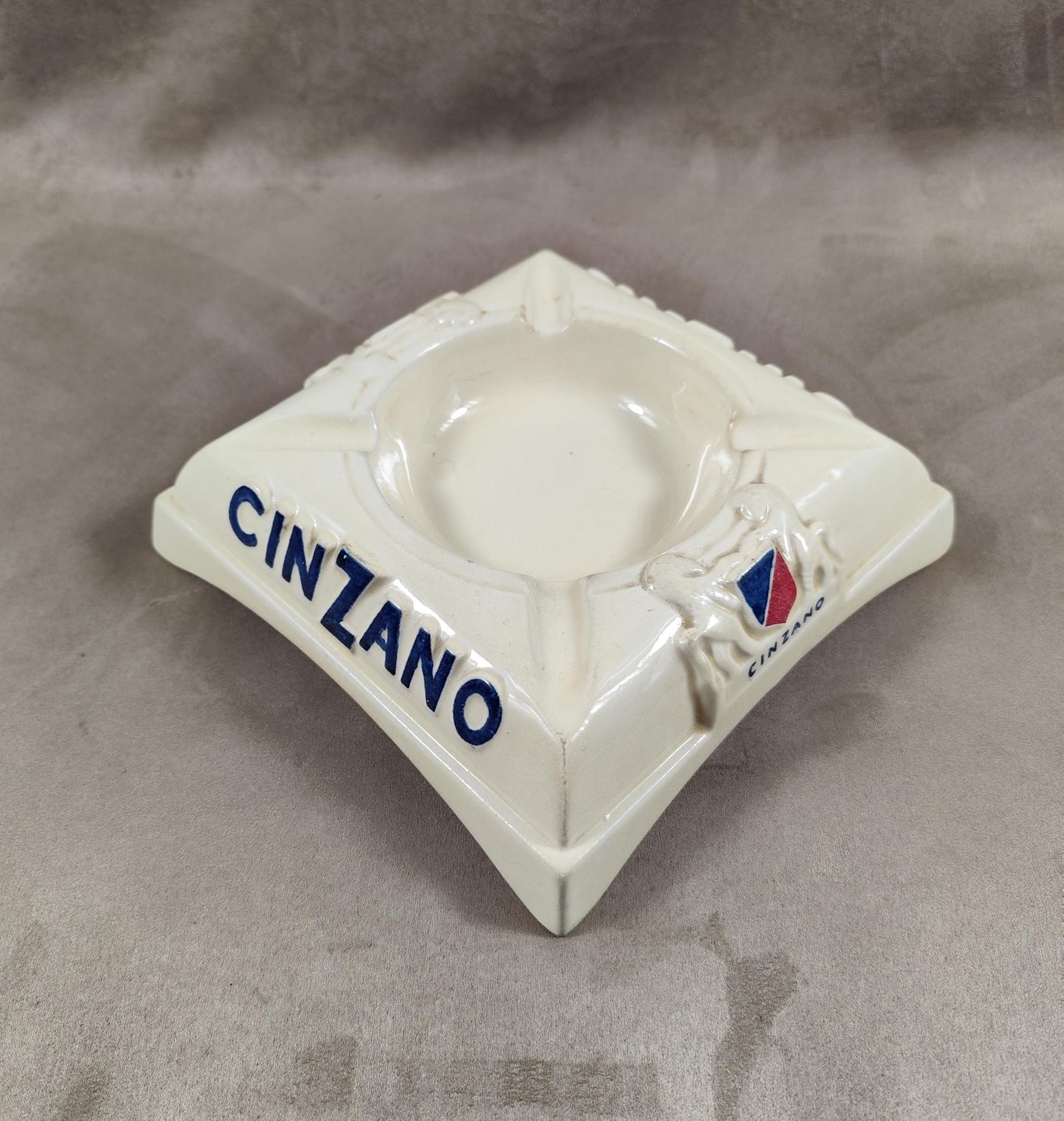 RARE Magnifique Cendrier Cinzano publicitaire vintage en faience blanche Made in France Années 1950