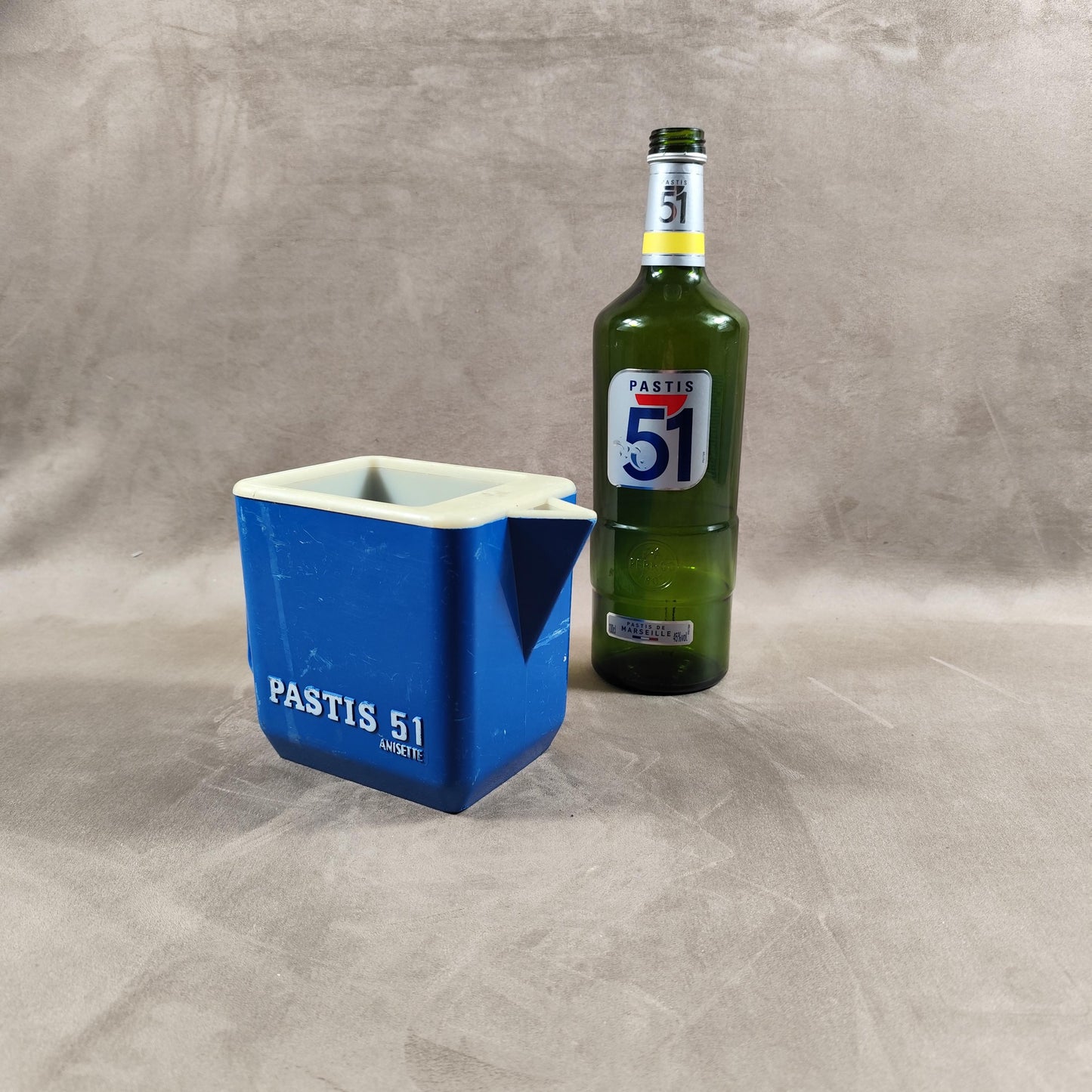 Pichet Pastis 51 Pernod 45 Anisette en plastique Made in France Vintage 1970