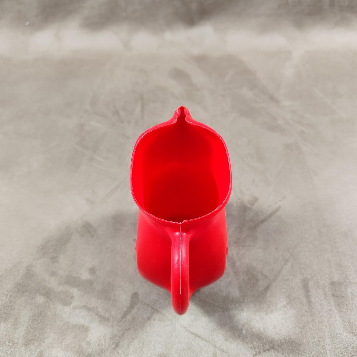 Cruche à eau Berger en plastique rouge Made in France Vintage 1970