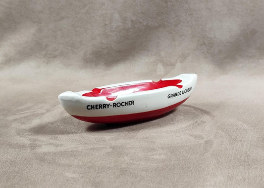 RARE Cendrier publicitaire en forme de pirogue Cherry Rocher vintage rouge et blanc en faience 1960