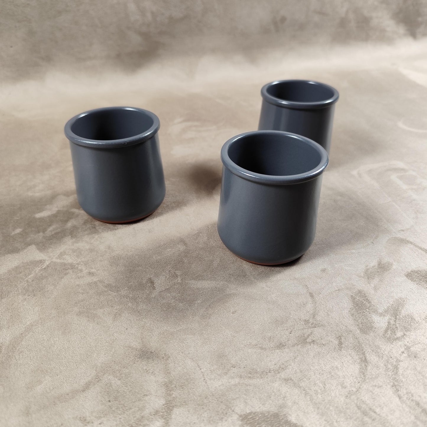3 pot de yaourt La fermière en terre cuite émaillée gris foncé made in France vintage 1990