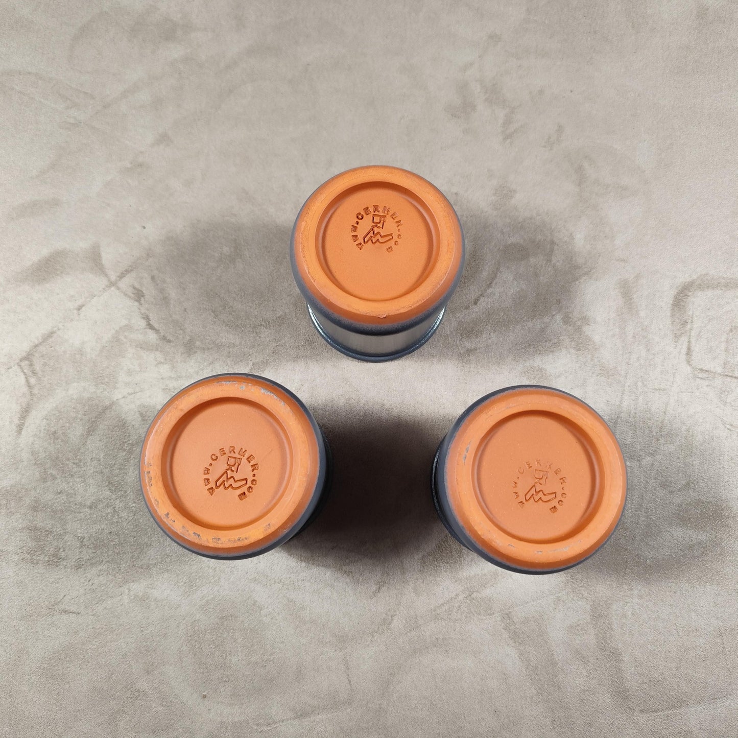 3 pot de yaourt La fermière en terre cuite émaillée gris foncé made in France vintage 1990
