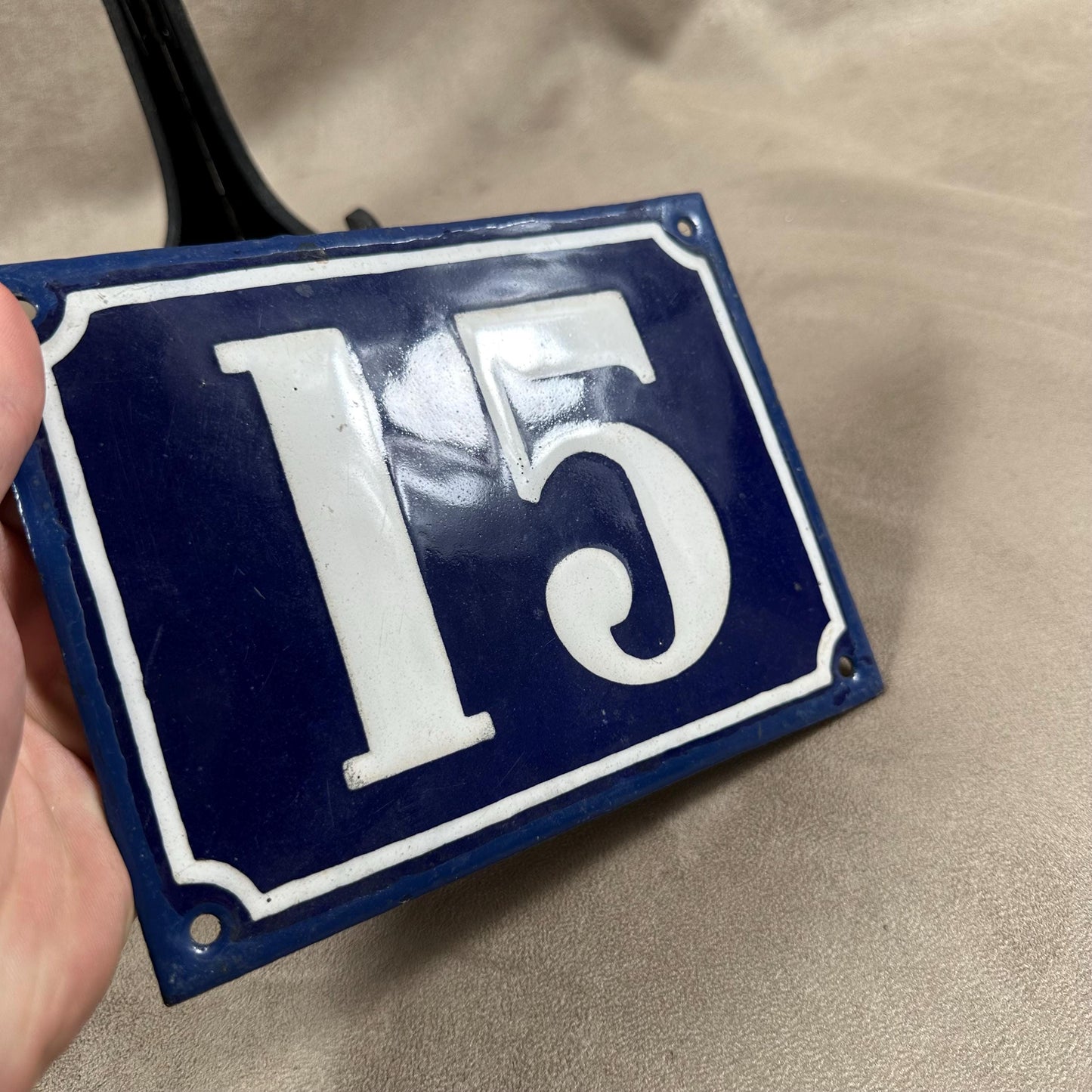 RARE Plaque de rue de ville Française Numéro 15 en tôle émaillée bleue, Made in France, Vintage 1950