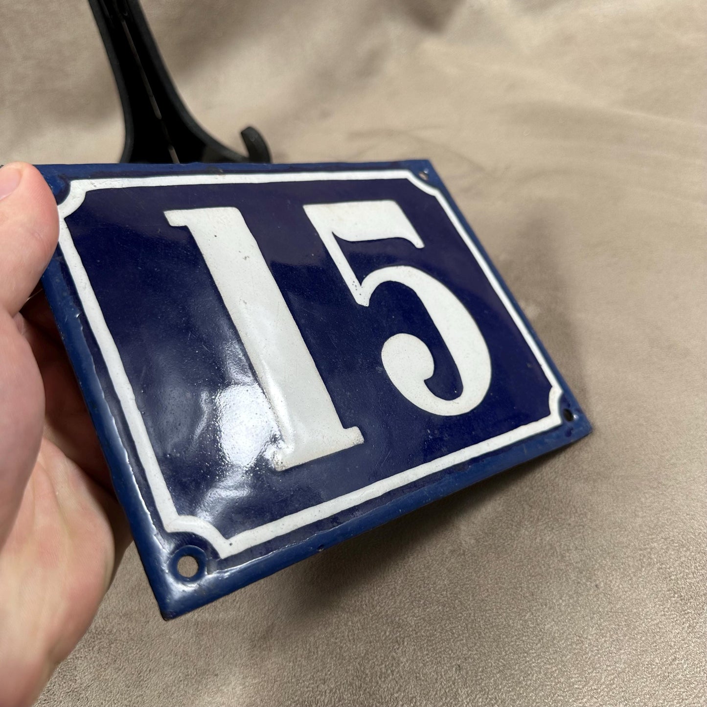 RARE Plaque de rue de ville Française Numéro 15 en tôle émaillée bleue, Made in France, Vintage 1950