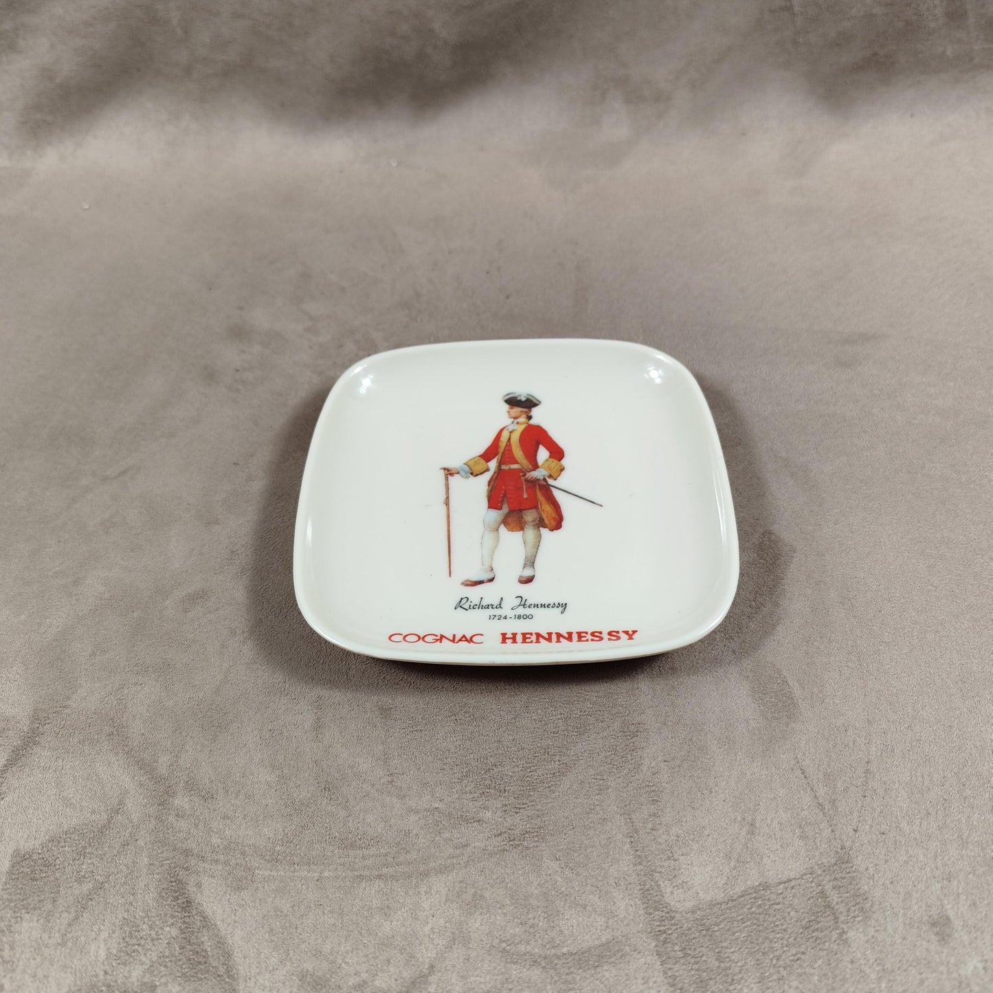Cendrier Hennessy en plastique vintage Made in France
