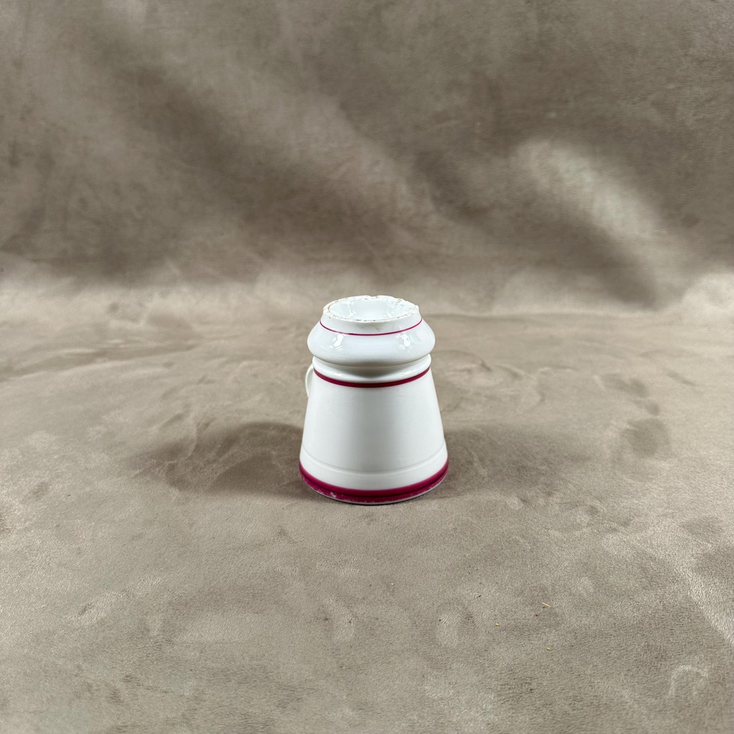 Tasse Brulot ancienne en faience blanche et rouge vintage Made in France Années 1920