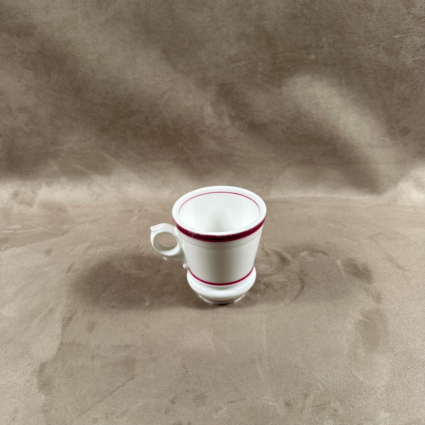 Tasse Brulot ancienne en faience blanche et rouge vintage Made in France Années 1920