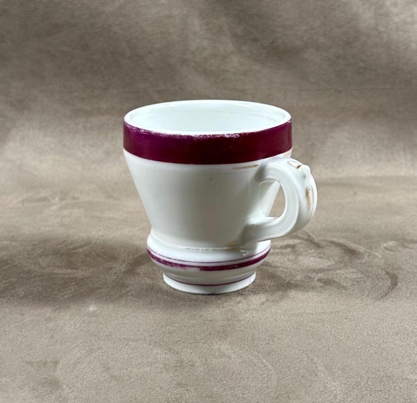 Tasse Brulot ancienne en faience blanche et rouge vintage Made in France Années 1920