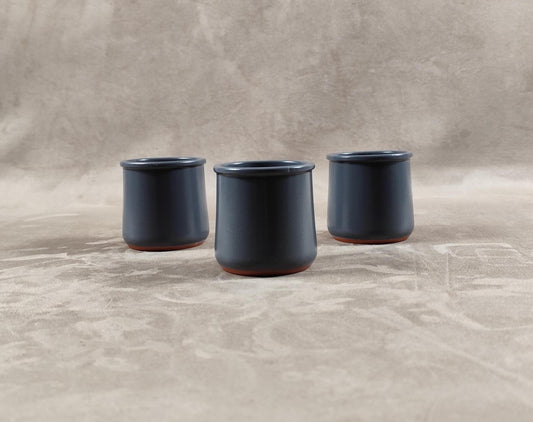 3 pot de yaourt La fermière en terre cuite émaillée gris foncé made in France vintage 1990
