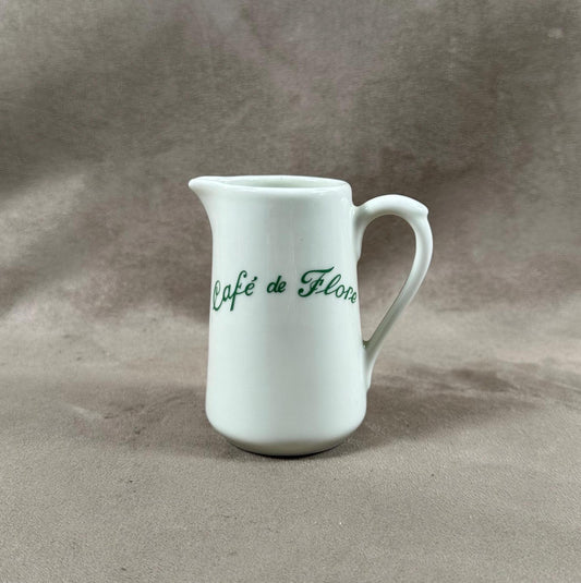 RARE Pichet pot à lait en faience blanche vintage du célèbre restaurant parisien Le Café de Flore  Années 1970