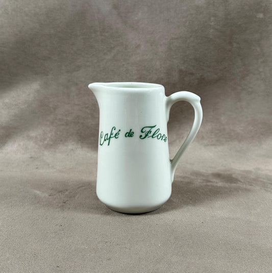 RARE Pichet pot à lait en faience blanche vintage du célèbre restaurant parisien Le Café de Flore  Années 1970