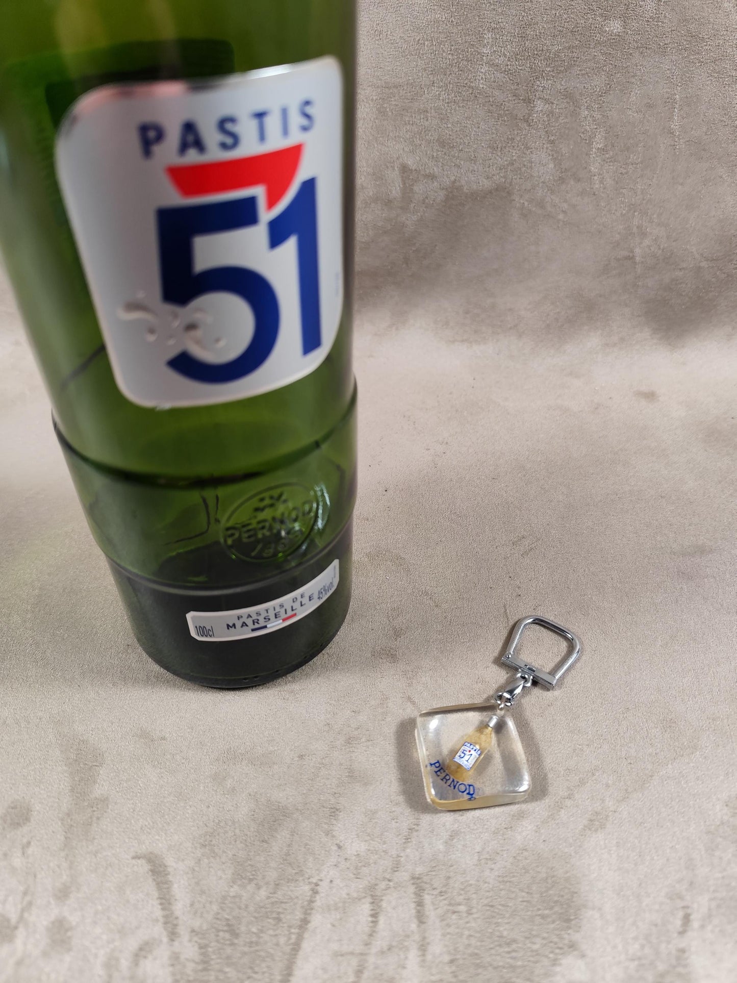 Porte clés Bourbon à bulle Pernod Pastis 51 Made in France Vintage 1970