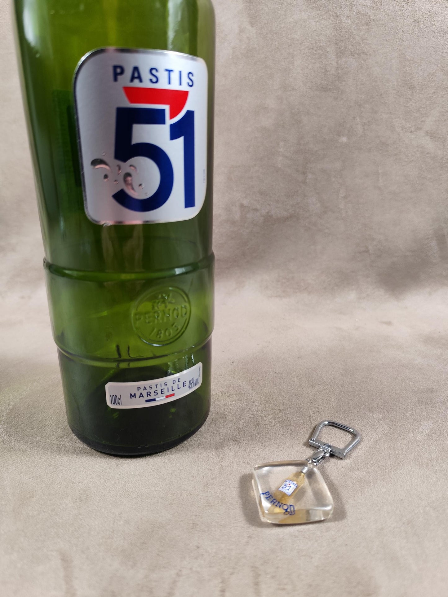 Porte clés Bourbon à bulle Pernod Pastis 51 Made in France Vintage 1970