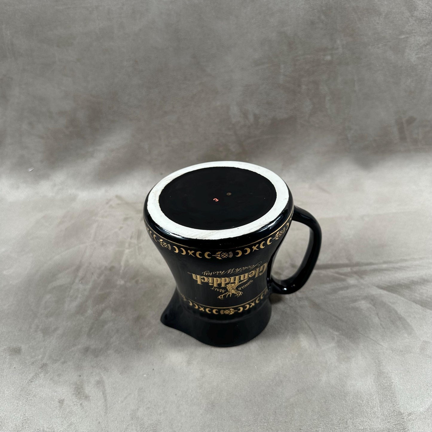 Pichet en céramique noire whisky Glenfiddich. vintage Made in France