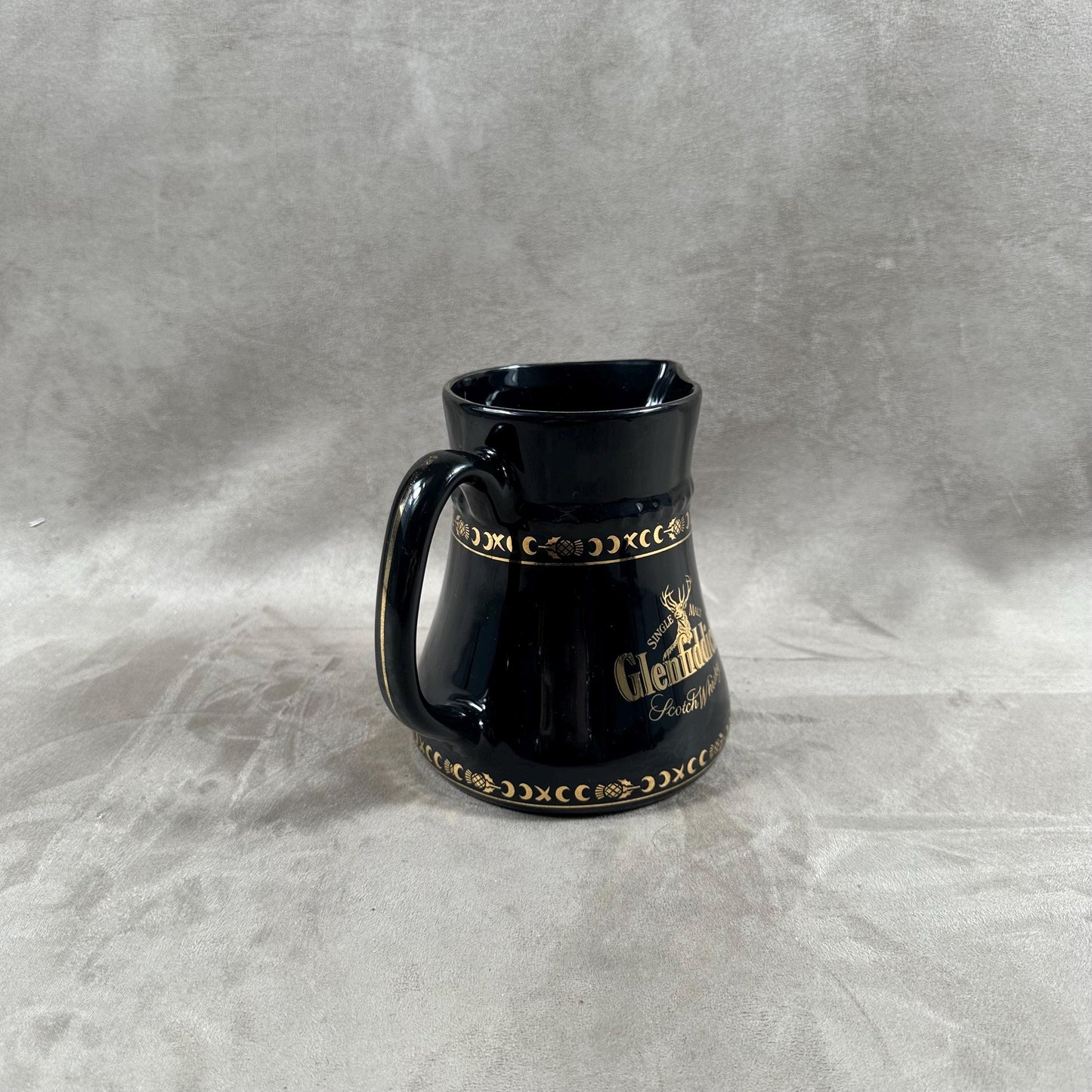 Pichet en céramique noire whisky Glenfiddich. vintage Made in France