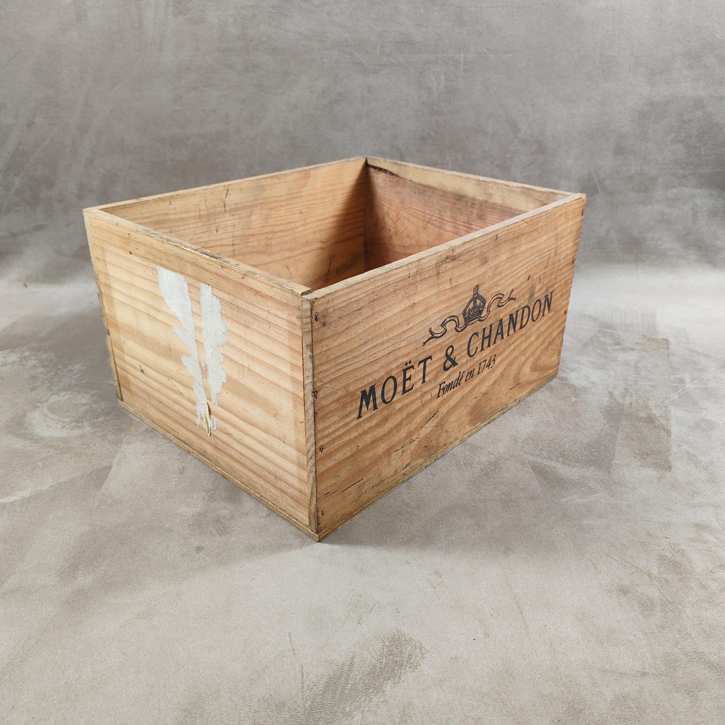 Caisse en bois pour bouteilles de champagne Moet & Chandon Made in France Vintage 1970
