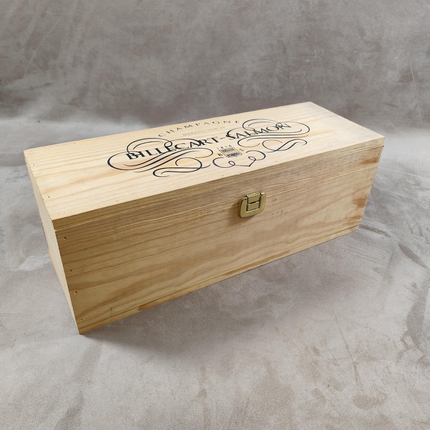 Caisse en bois de champagne Billecart Salmon Made in France Années 1970