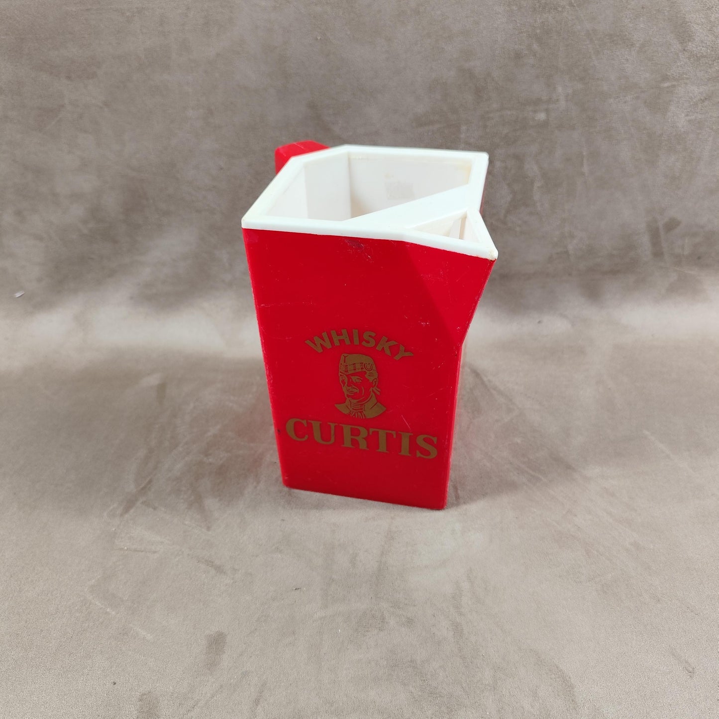 Pichet en plastique Whisky Curtis Made in France Vintage 1970