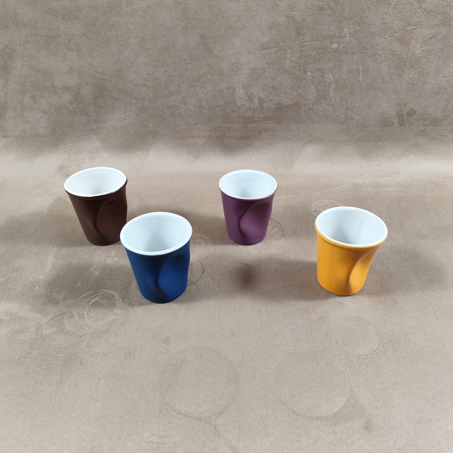 Lot de 4 gobelet Froissé REVOL en céramique, Marron, Bleu, Violet, Jaune, Made in France, Vintage 2000