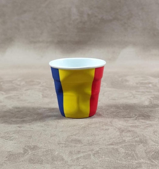 Gobelet Froissé REVOL en céramique à décor de drapeau Roumain, Made in France, Vintage 2000