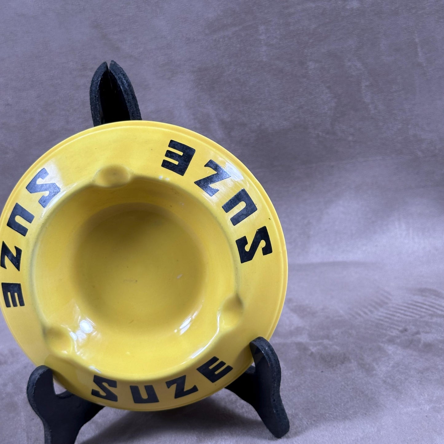 Cendrier en céramique jaune Suze par Moulin des Loups  Vintage Made in France