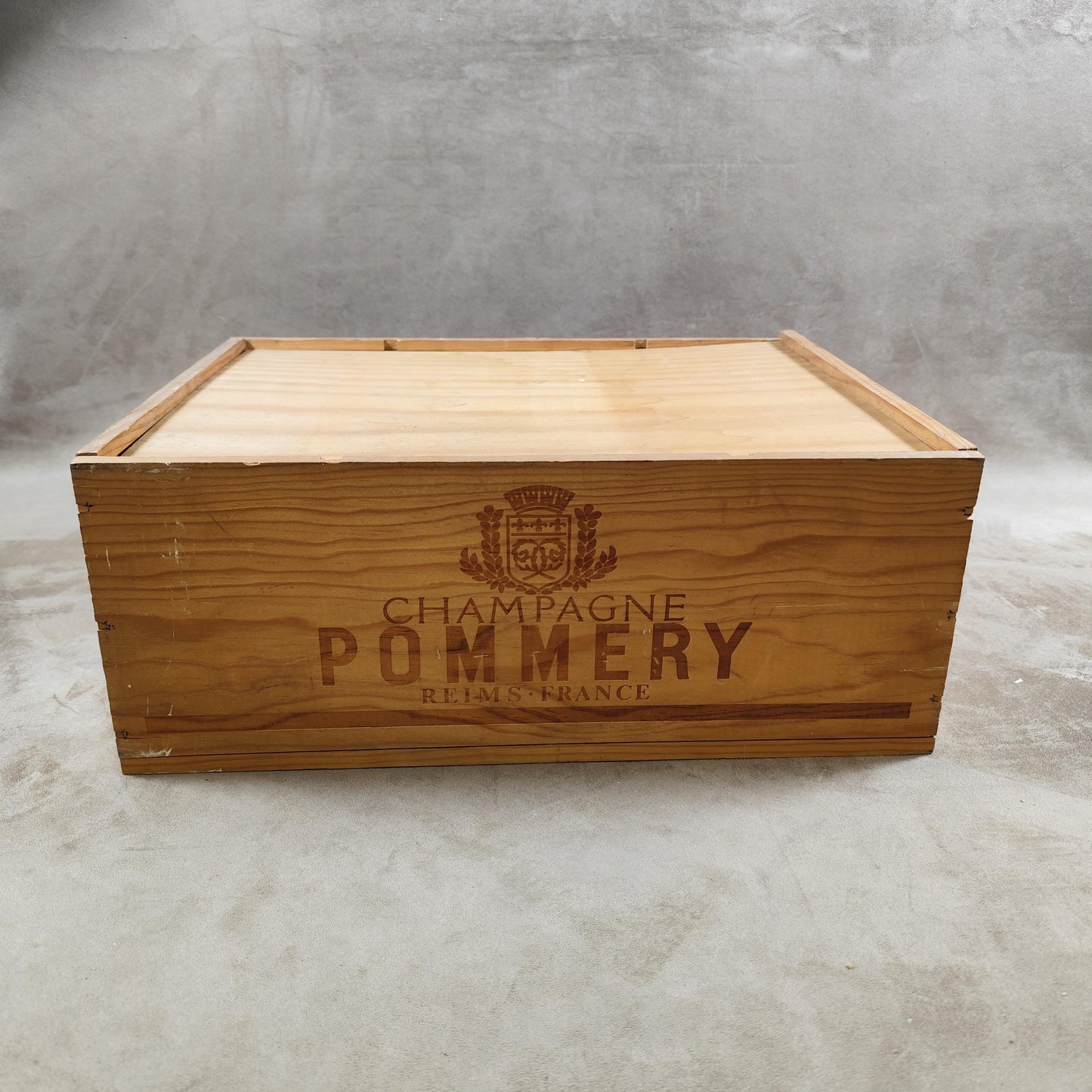 Caisse en bois pour 3 Magnums de Champagne Pommery Made in France Vintage 1980