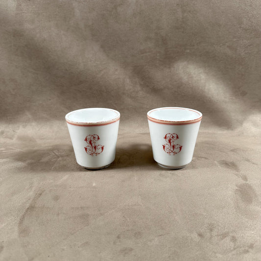 Lot de 2 Tasses Brulot ancienne en faience blanche monogrammée vintage Made in France Années 1920