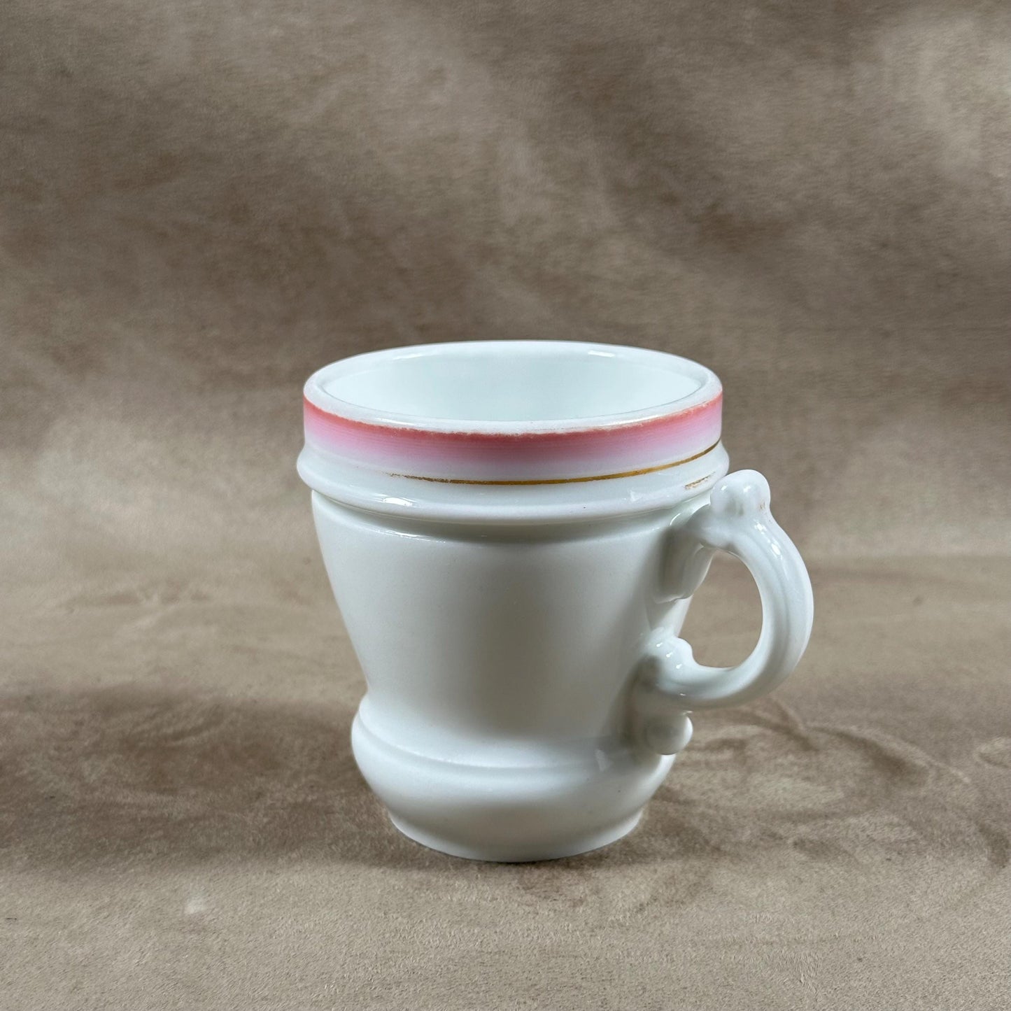 Tasse Brulot ancienne en faience blanche et rouge vintage Made in France Années 1920