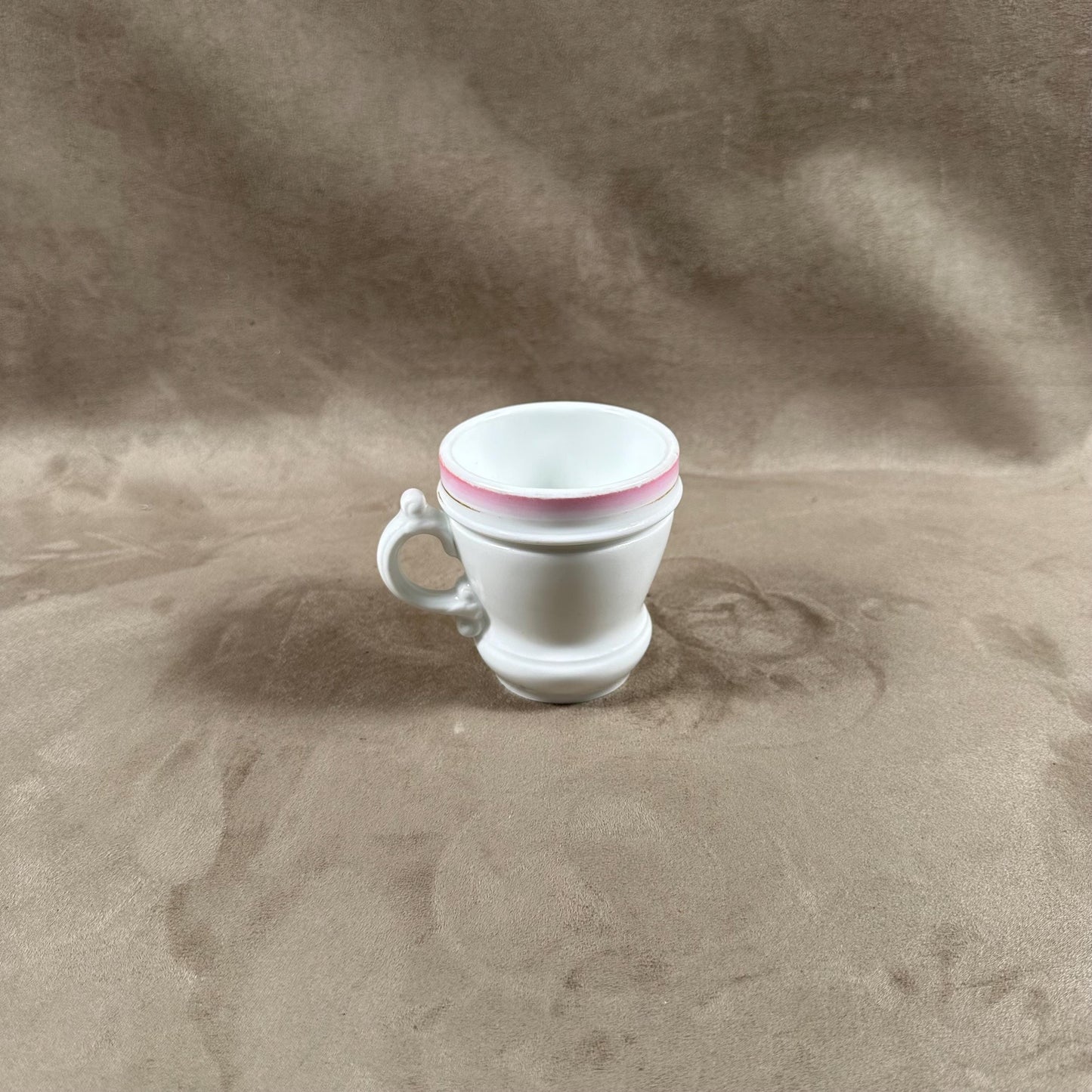 Tasse Brulot ancienne en faience blanche et rouge vintage Made in France Années 1920