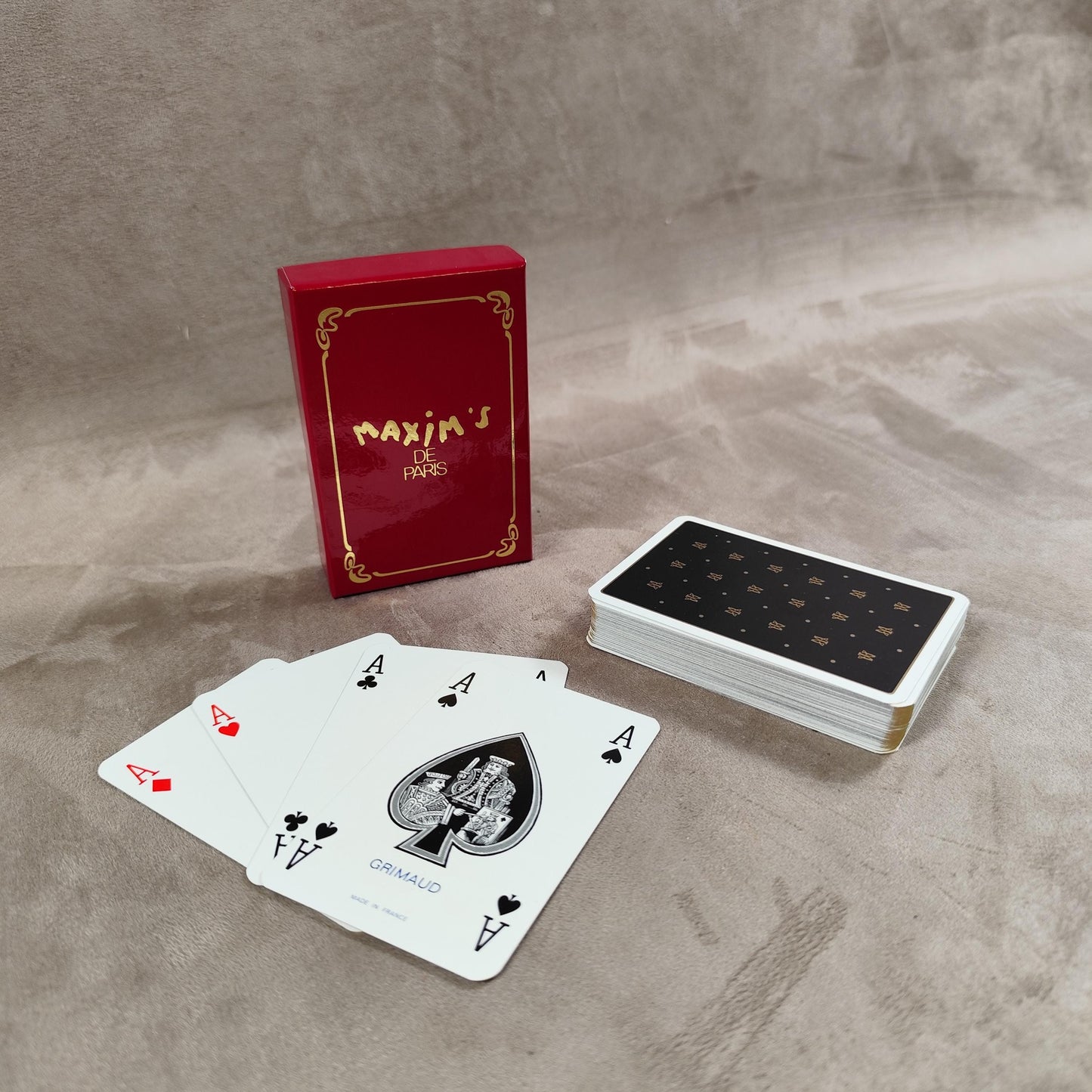 Jeu de 52 cartes complet Maxim's Made in France Vintage 1980