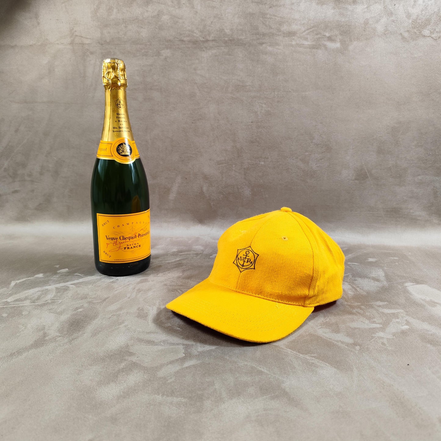 RARE Casquette collector vintage en coton orange Champagne Veuve Clicquot