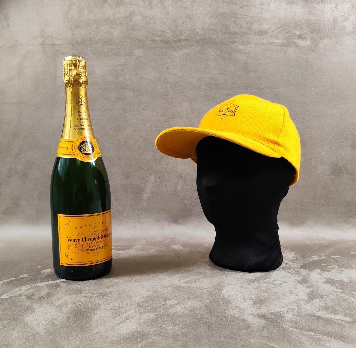 RARE Casquette collector vintage en coton orange Champagne Veuve Clicquot
