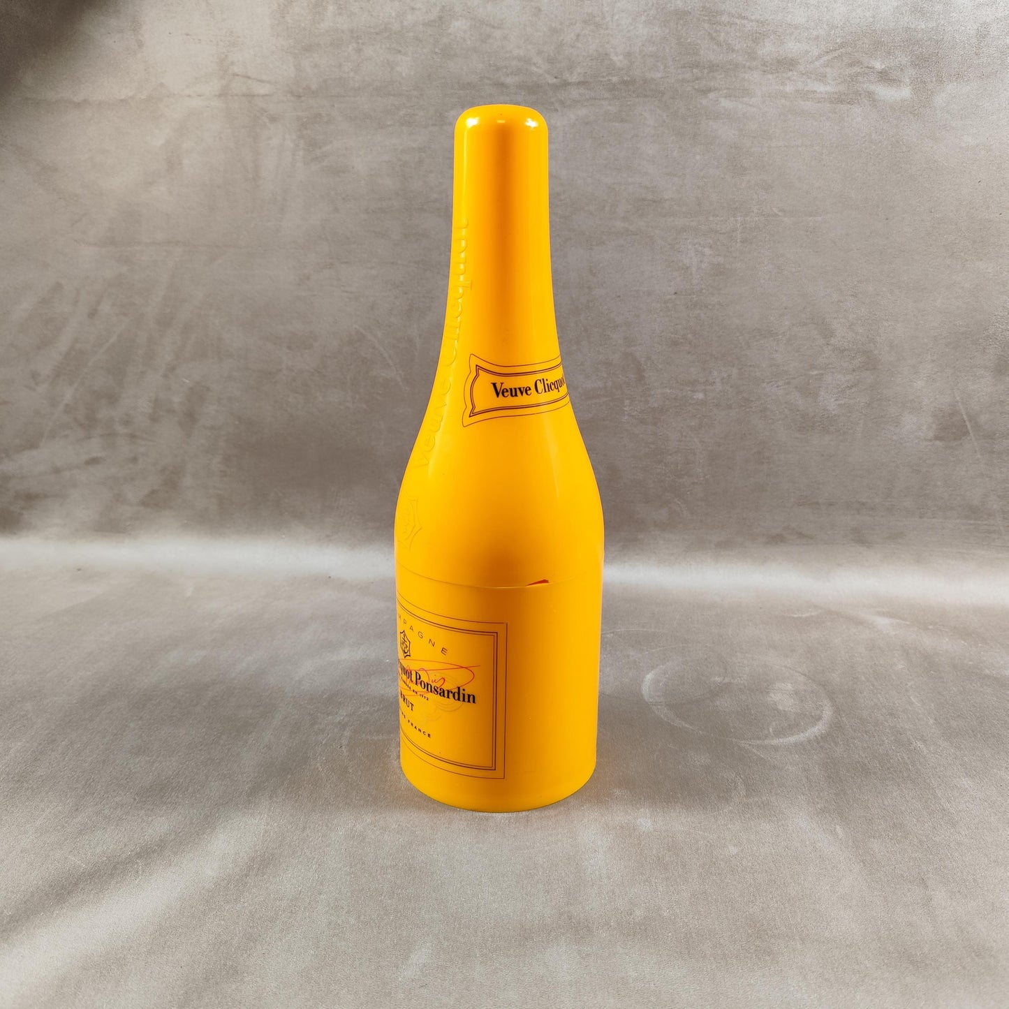 Etui coffret pour bouteille de champagne Veuve Clicquot en plastique orange Made in France Vintage 1990