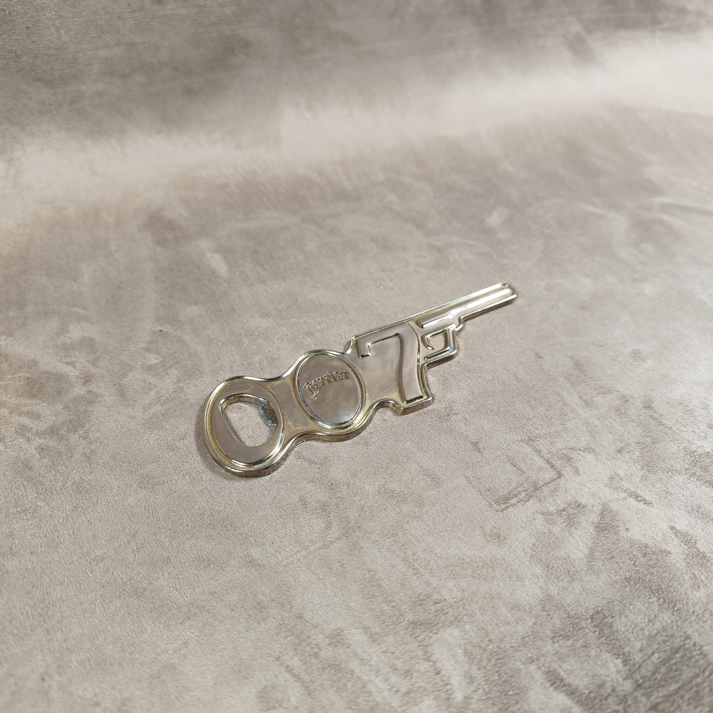 Décapsuleur en Métal James Bond 007 par Perrier eau gazeuse Made in France Vintage 1962