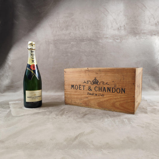 Caisse en bois pour bouteilles de champagne Moet & Chandon Made in France Vintage 1970