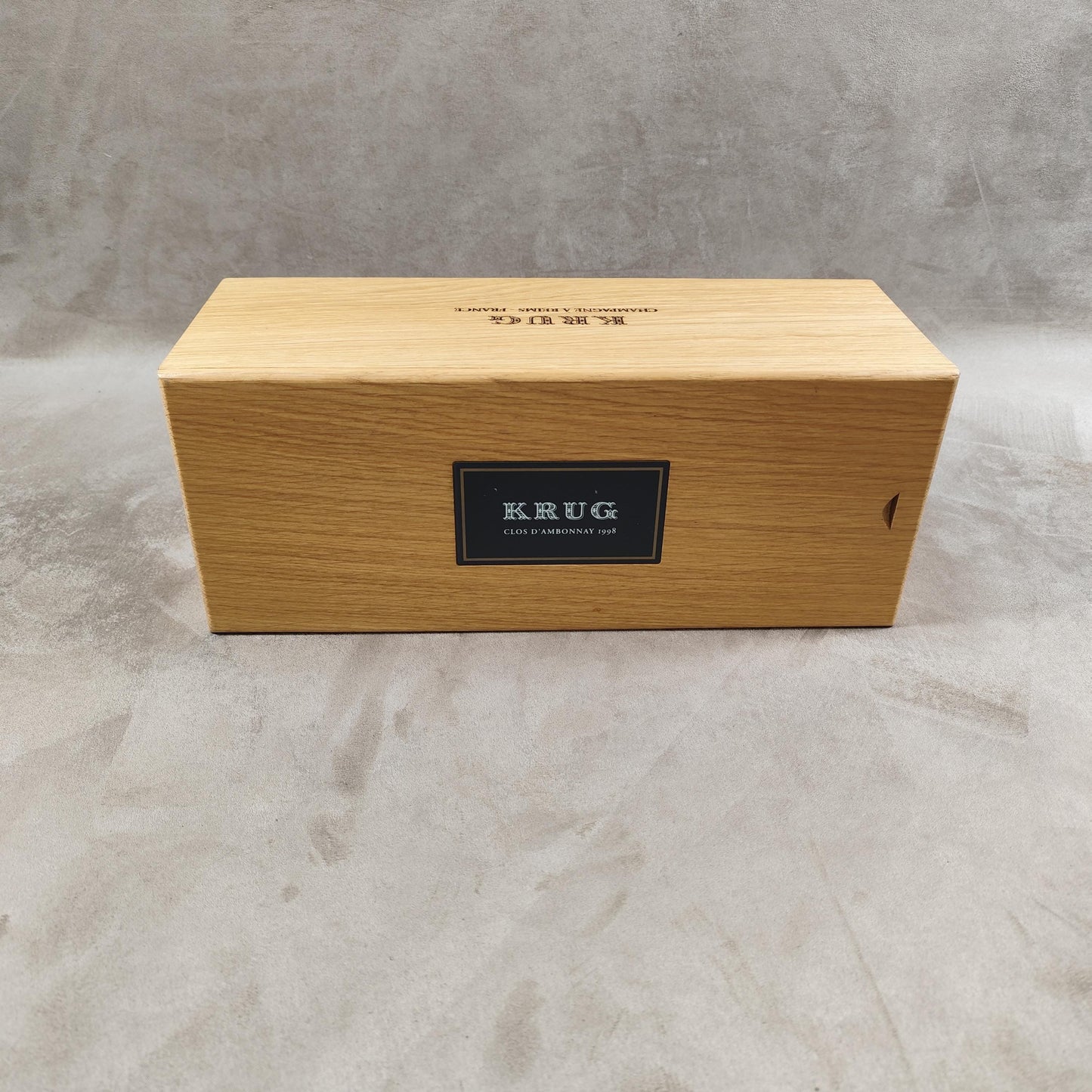 Caisse en bois de champagne Krug Made in France Années 1980
