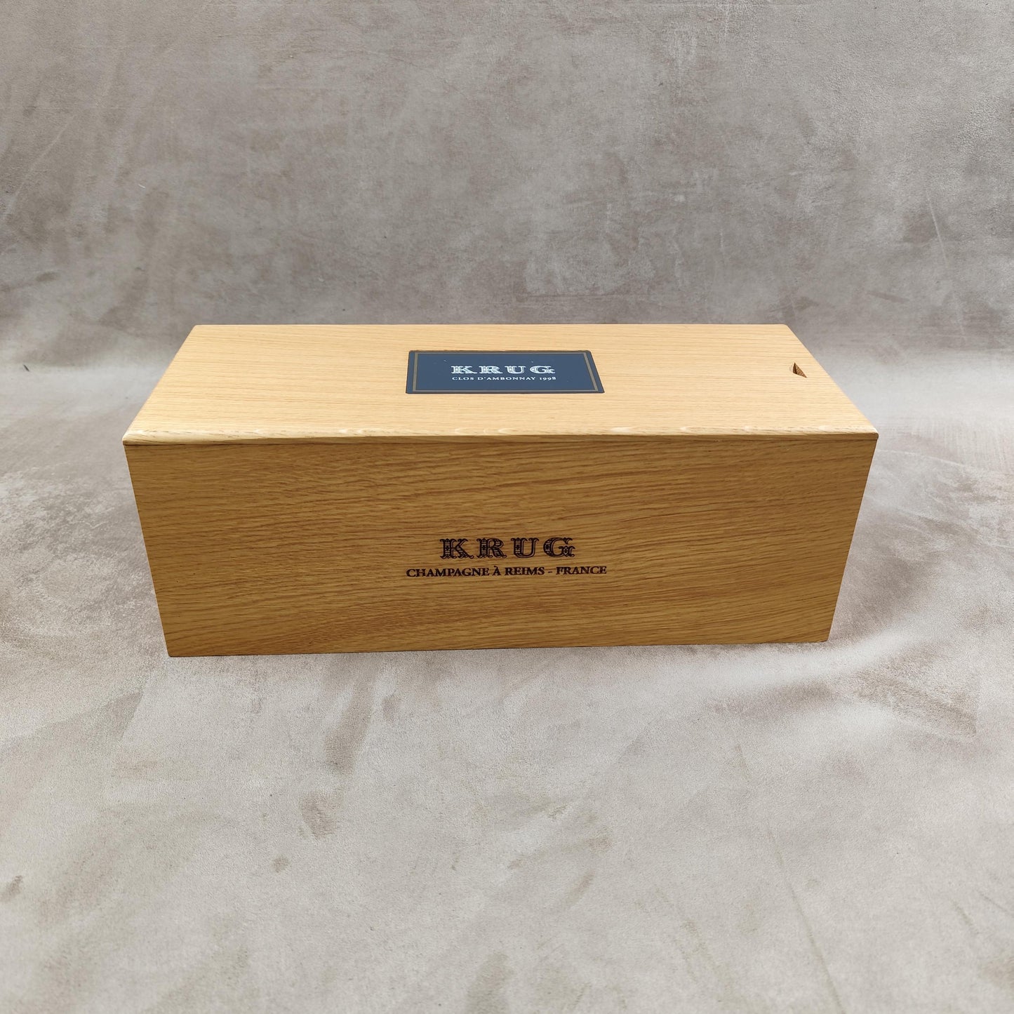 Caisse en bois de champagne Krug Made in France Années 1980