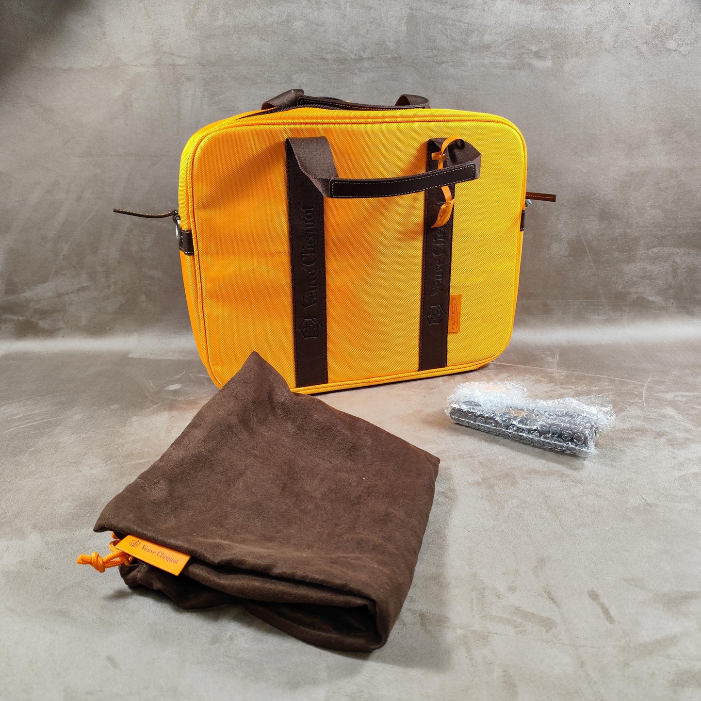Sac Champagne Veuve Clicquot pour ordinateur portable Made in France Vintage 2000