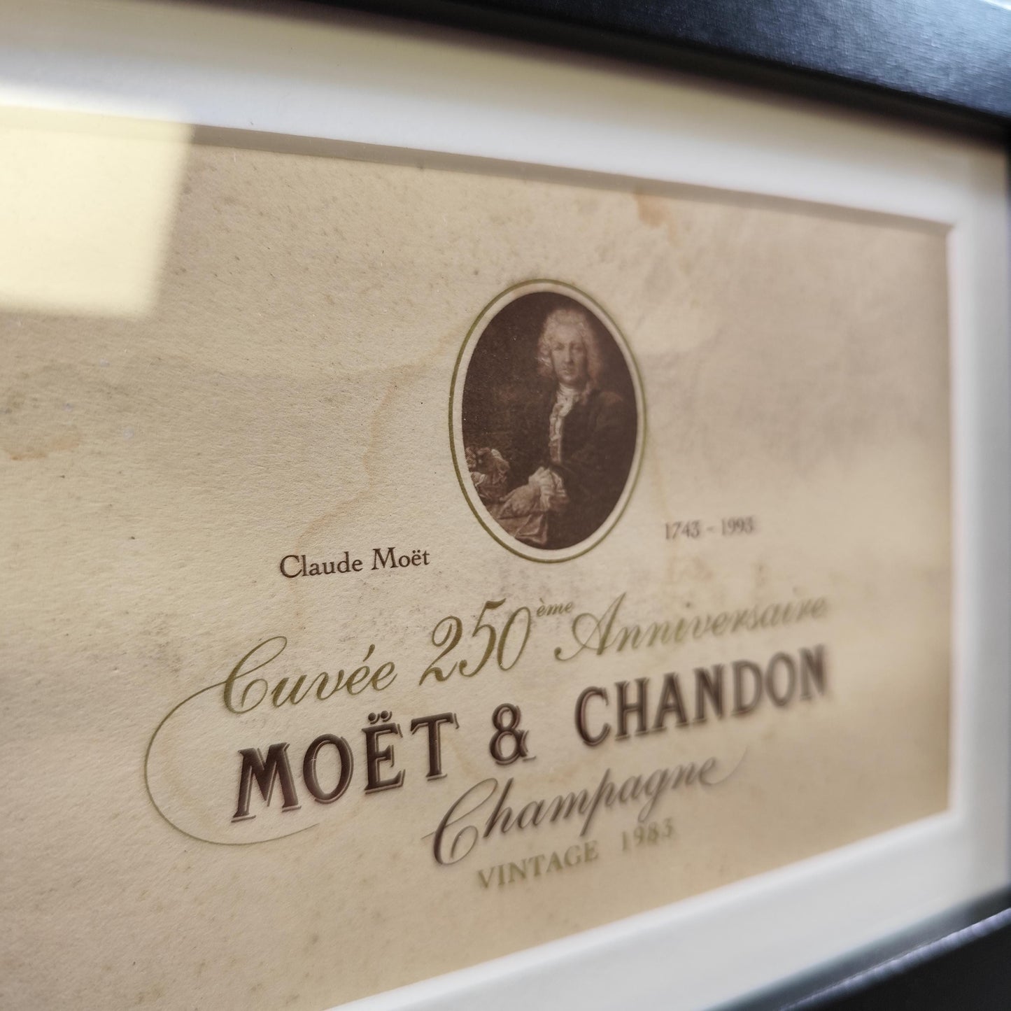 Étiquette de champagne Moet & Chandon 250ème anniversaire, encadrée avec cadre bois Made in France Vintage 1980