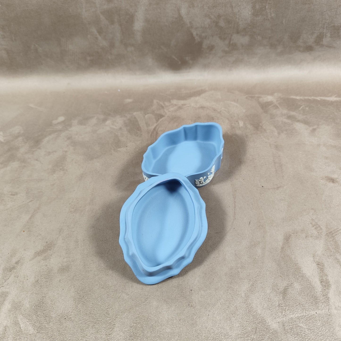 Petite boite à savon Jaspeware en biscuit bleu Wedgwood Made in England Vintage 1970