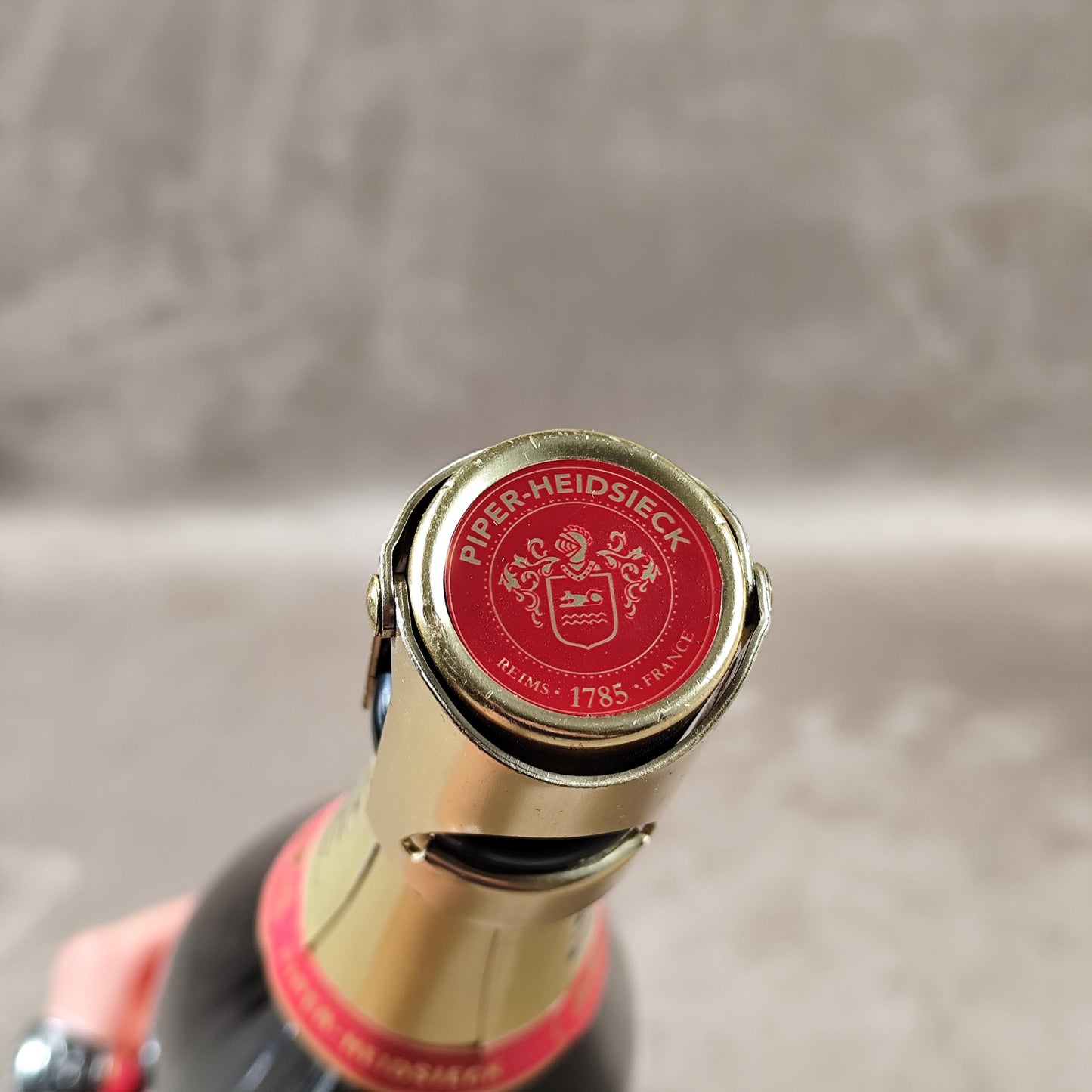 Bouchon stoppeur en métal pour bouteille de Champagne Piper-Heidsieck Made In France Vintage 1990