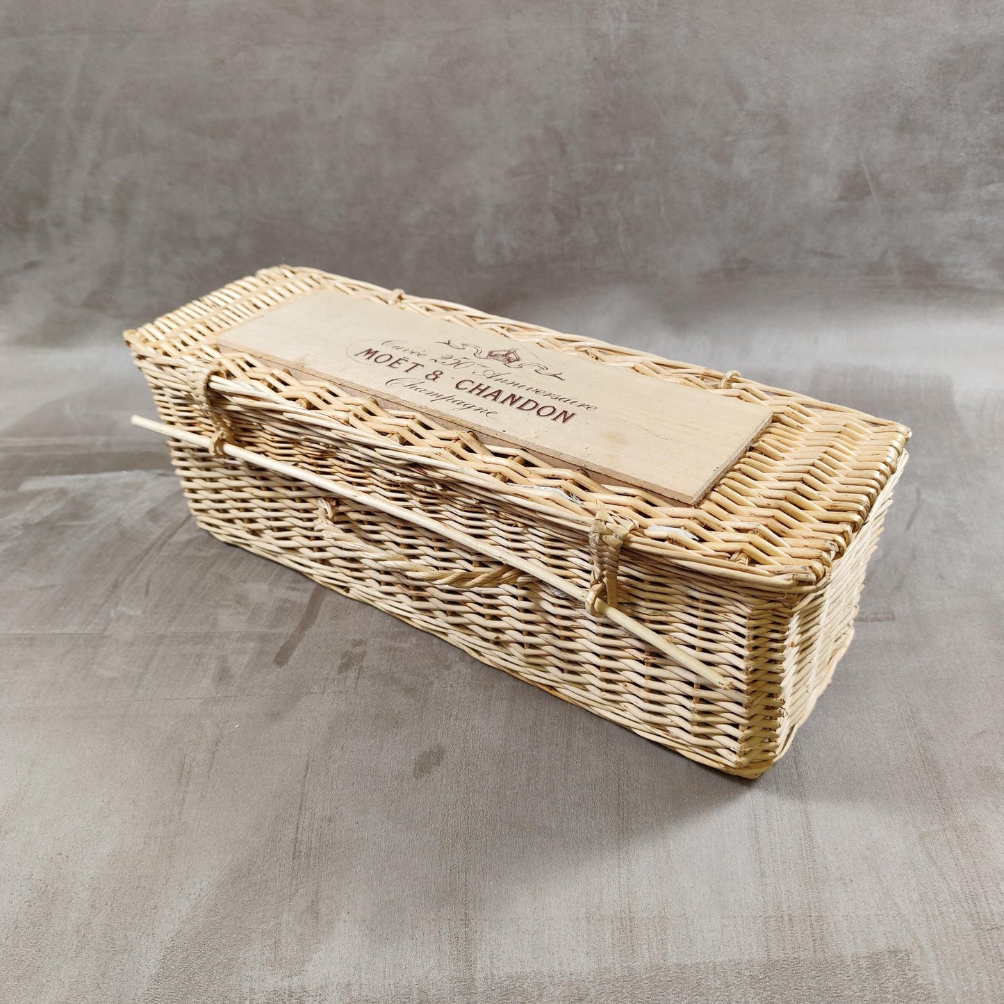 Caisse en osier champagne Moet & Chandon 250ème anniversaire Made in France Vintage 1980