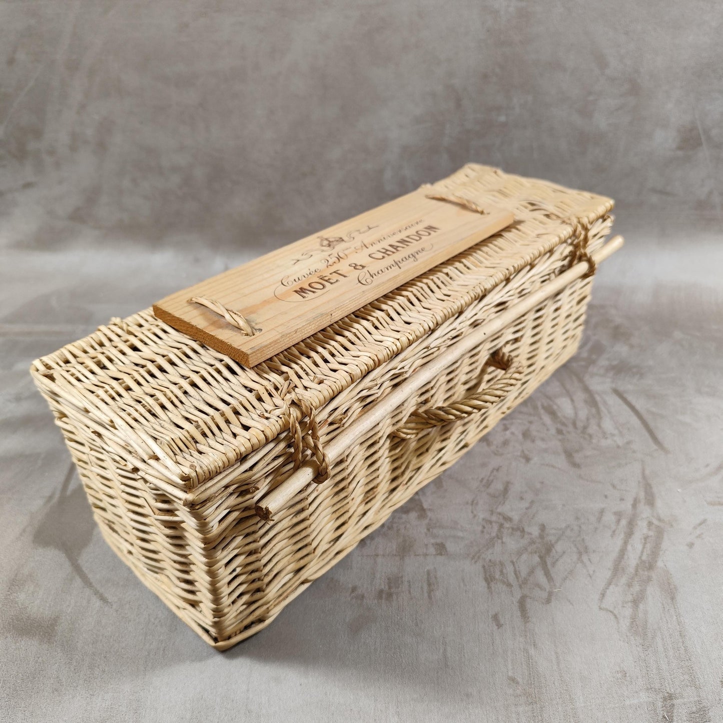 Caisse en osier champagne Moet & Chandon 250ème anniversaire Made in France Vintage 1980