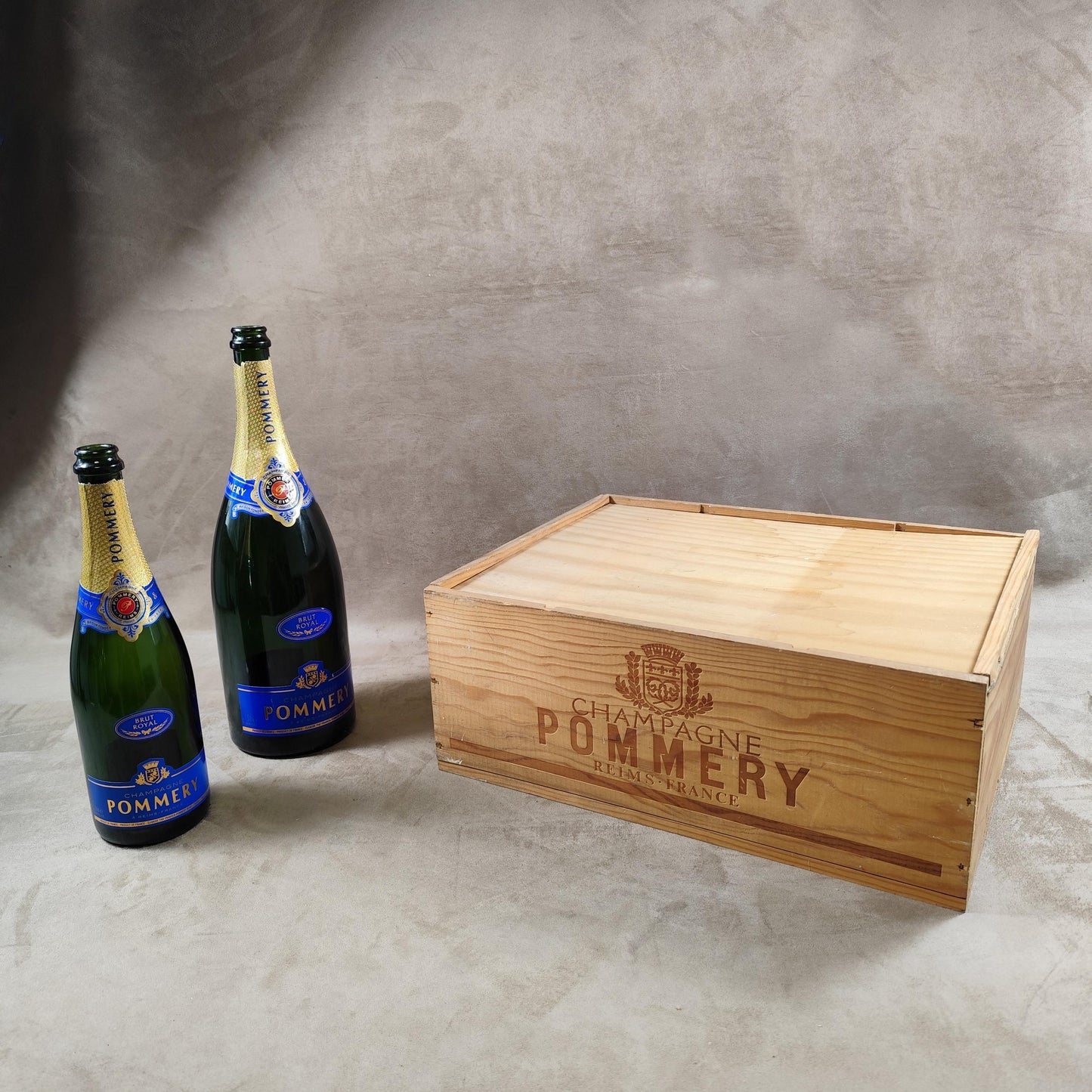 Caisse en bois pour 3 Magnums de Champagne Pommery Made in France Vintage 1980
