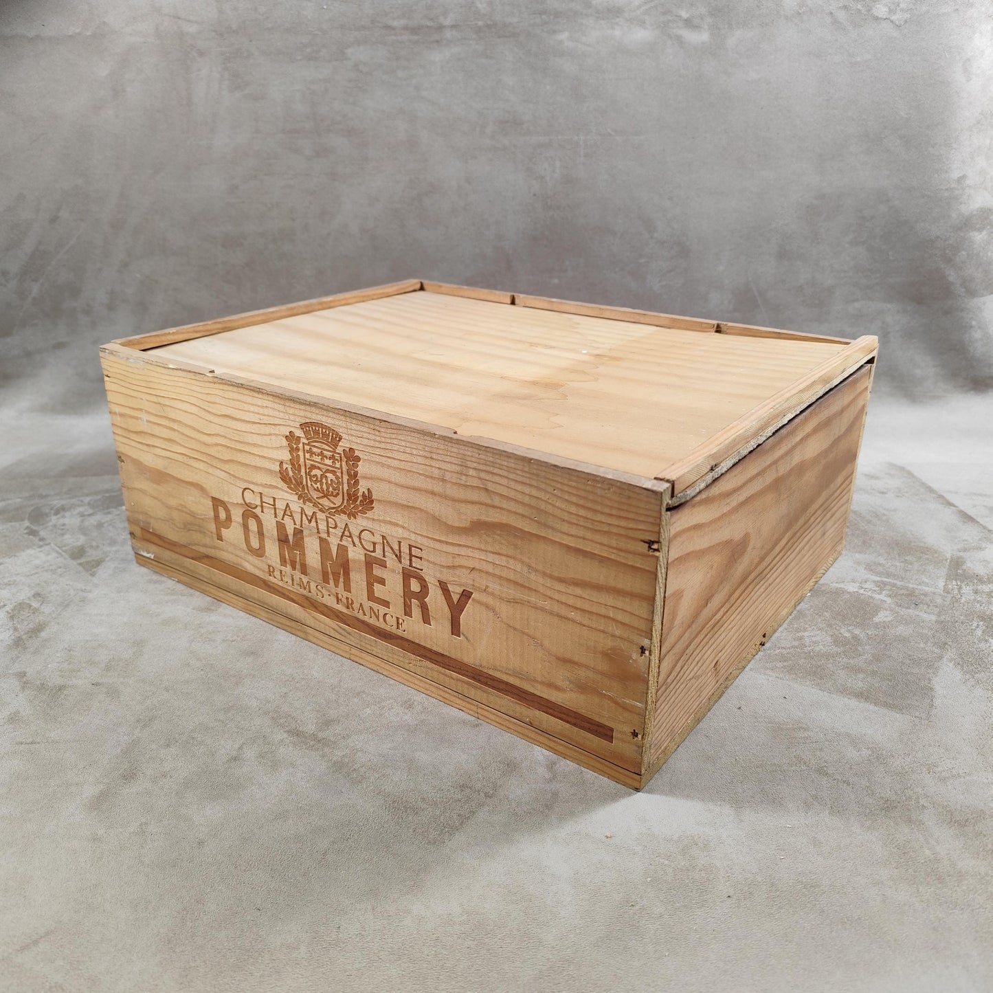 Caisse en bois pour 3 Magnums de Champagne Pommery Made in France Vintage 1980